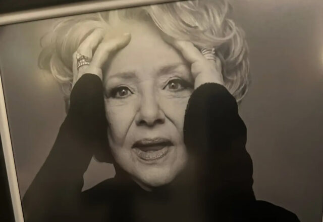 Shirley Théroux partage toutes les photos de son gros party de fête de 80 ans