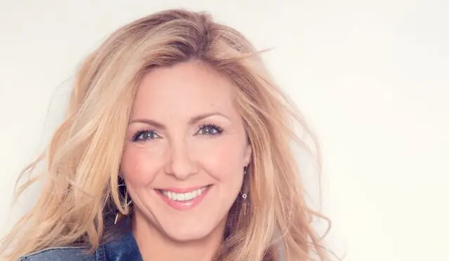 Véronique Cloutier pose en couverture de magazine pour Noël et c’est quelque chose