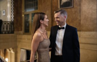 Le maire de Québec Bruno Marchand partage toutes les photos de son gala avec sa blonde animatrice