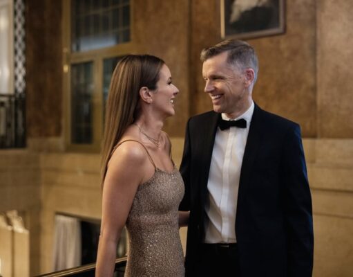 Le maire de Québec Bruno Marchand partage toutes les photos de son gala avec sa blonde animatrice