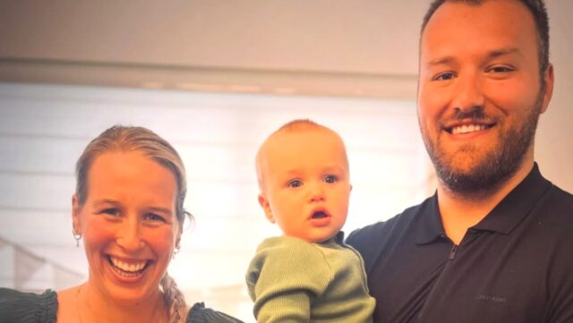 Marianne St-Gelais, enceinte de ses jumeaux, publie toutes les photos de son Noël marianne st gelais chum enfant