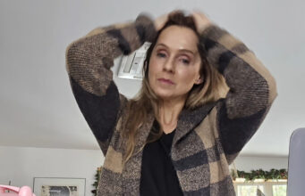 Marie-Andrée Poulin sort et annonce qu’elle est en deuil