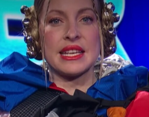 Marie-Mai montre toutes les photos de son look des fêtes