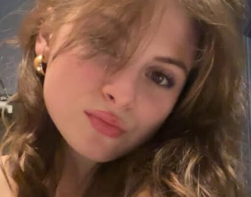 Mia Tinayre de Star Académie dévoile son look des Fêtes et c’est quelque chose