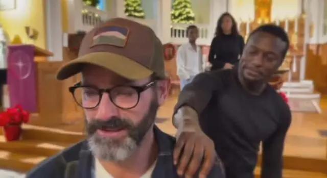 Les réactions des internautes sont partagées après la vidéo de Guillaume Lemay-Thivierge dans l’église