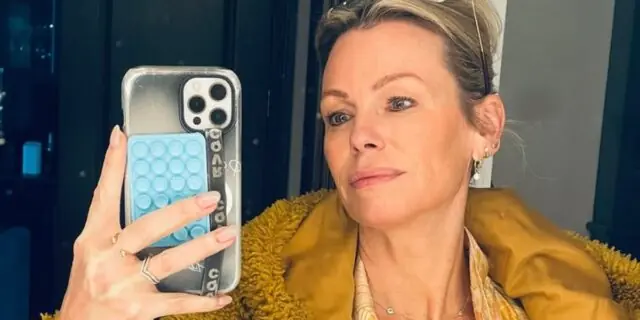 Caroline Néron de STAT reçoit une injection de botox et montre les images