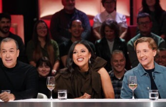 Une actrice québécoise connue montre sa bague pour ses fiançailles