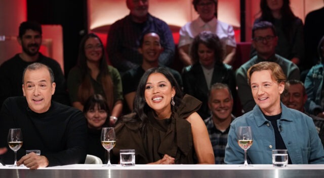 Une actrice québécoise connue montre sa bague pour ses fiançailles