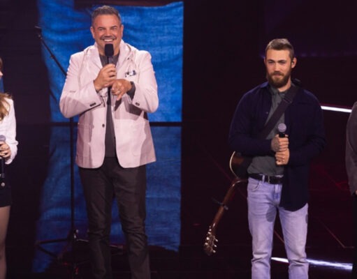 Après La Voix, un participant demande sa blonde en mariage