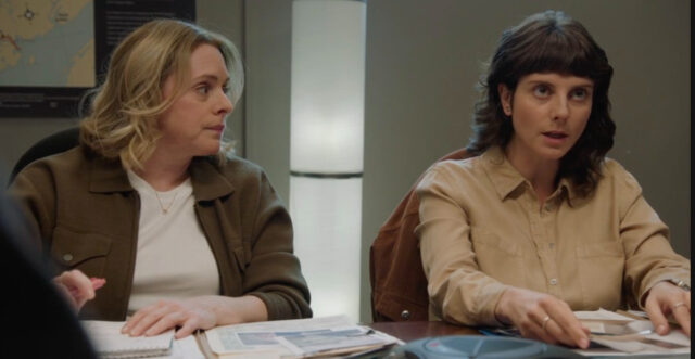 Une comédienne d’Antigang dévoile son ventre de femme enceinte