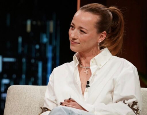 Karine Vanasse fait une précision sur sa vie de famille