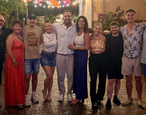 Un couple préféré de L’amour est dans le pré annonce leur séparation et ça fait réagir