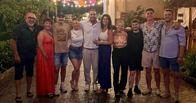 Un couple préféré de L’amour est dans le pré annonce leur séparation et ça fait réagir