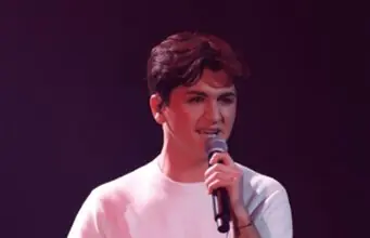 Marc-Antoine Delage de Star Académie partage des photos avec son nouveau chum en voyage