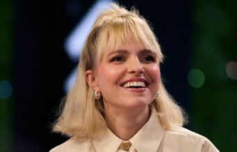 Le look de Sarah-Jeanne Labrosse fait réagir pour la première de Révolution