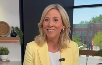 Eve-Marie Lortie partage des photos avec sa fille en voyage loin du Québec