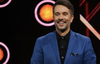 Alexandre Barrette montre le résultat après un ennui de santé