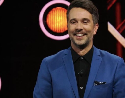 Alexandre Barrette montre le résultat après un ennui de santé