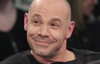 L’humoriste Maxim Martin annonce qu’il entre en désintox