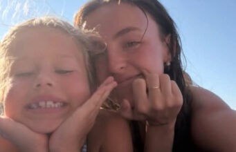 Après sa séparation, Alicia Moffet s’offre des vacances loin du Québec avec sa fille Voyage Espagne