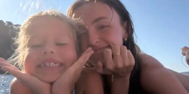 Après sa séparation, Alicia Moffet s’offre des vacances loin du Québec avec sa fille Voyage Espagne