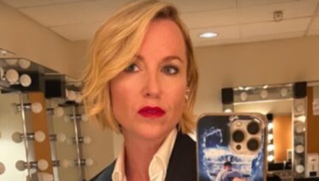 Emily Bégin pose en très bonne compagnie au mariage de Normand D’Amour et partage la photo