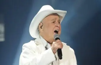 À 84 ans, ce chanteur connu des Québécois est décédé dans les dernières heures