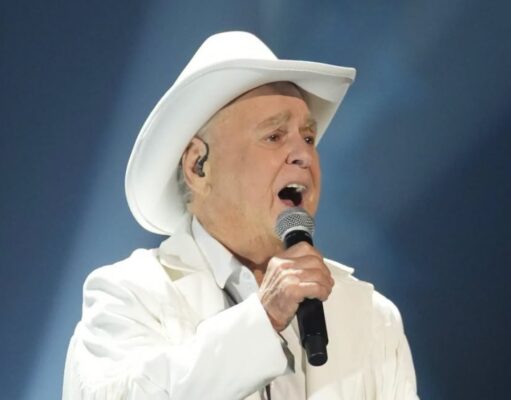 À 84 ans, ce chanteur connu des Québécois est décédé dans les dernières heures
